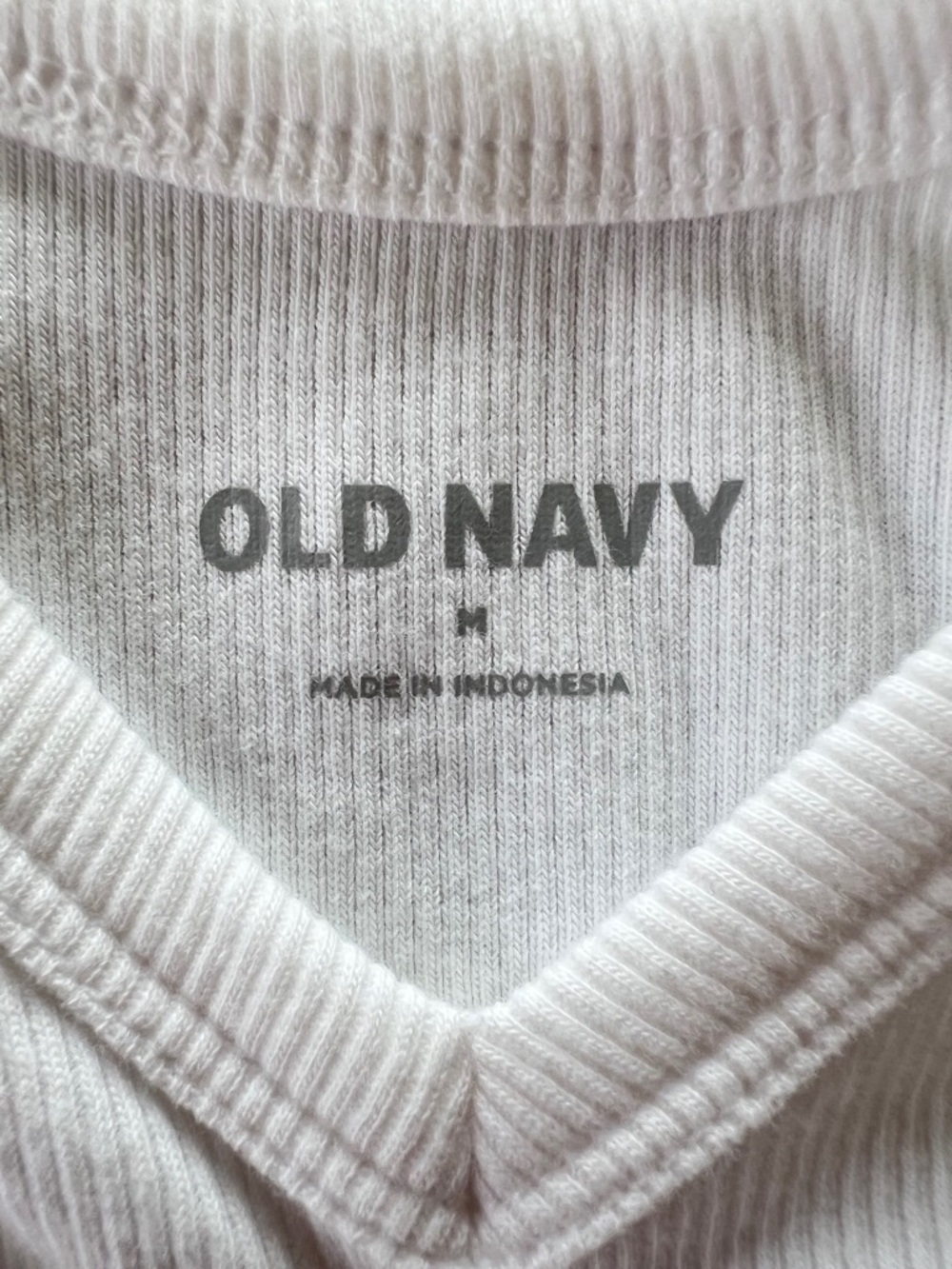 Old Navy White Ruffle-Trim Mixed Material Top Medium NWT - Picture 4 of 6